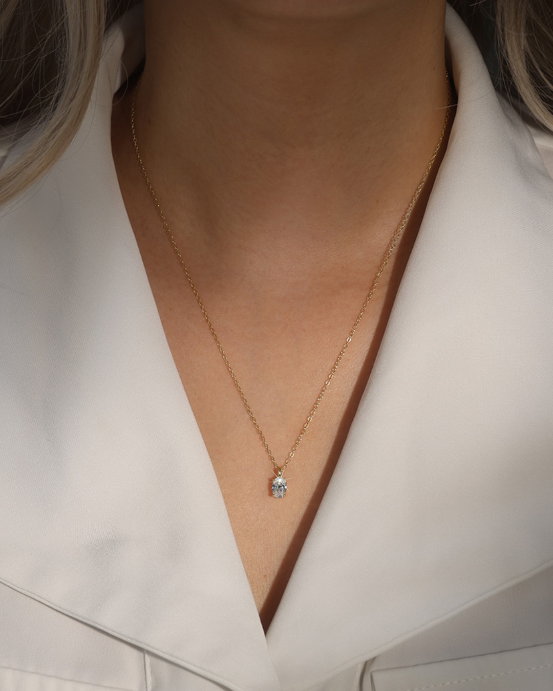 Colgante de Plata 925 de 1.59gr Rodinado. Cadena de 40cm mas alargue de 5cm. Cristal Swarovski.