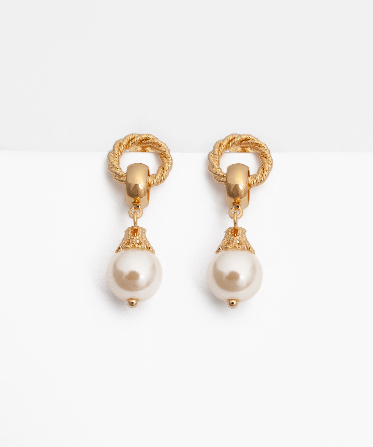 Aros CLARA perla Baño de Oro 18k