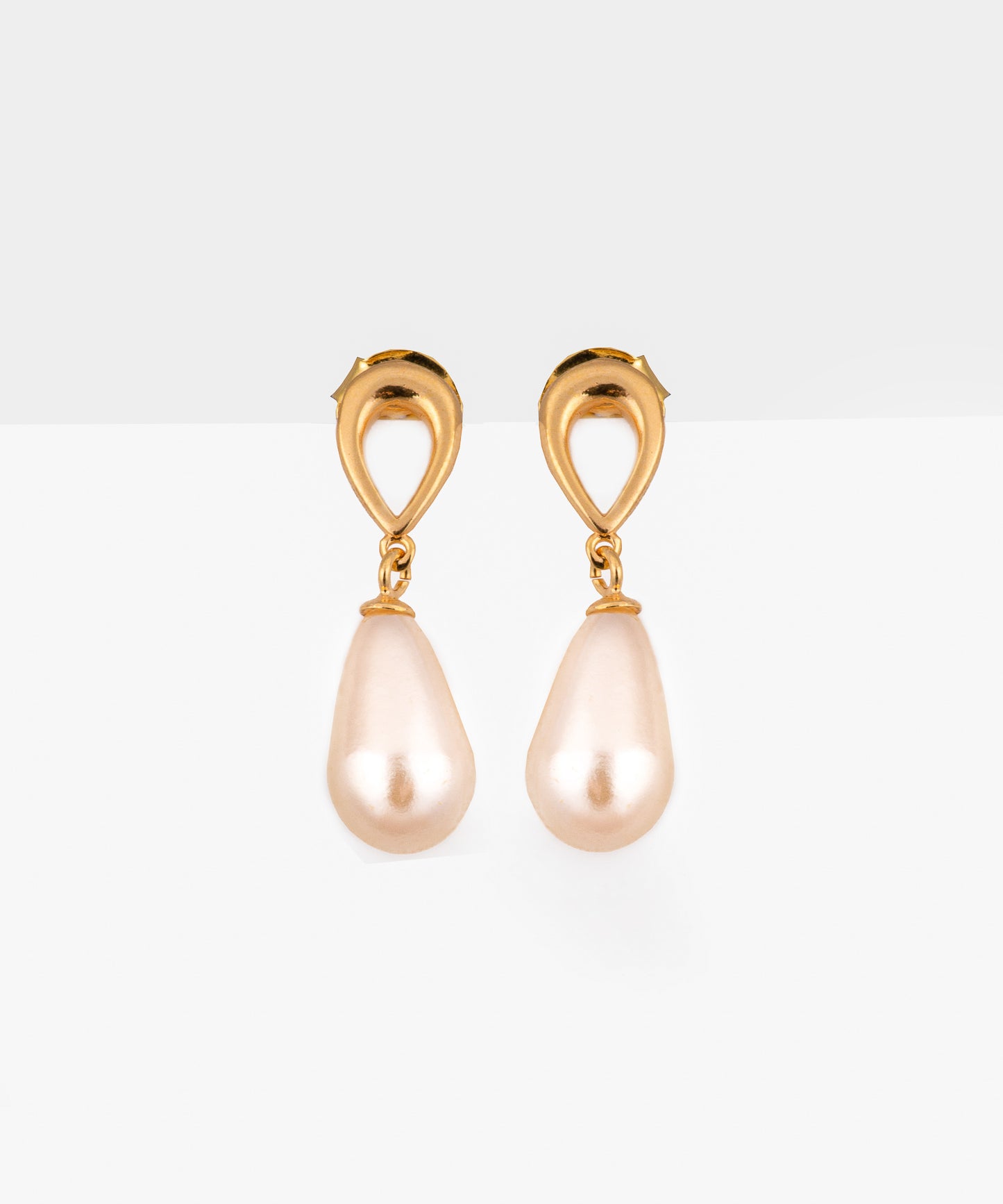 Aros ÉLISE perla Baño de Oro 18k