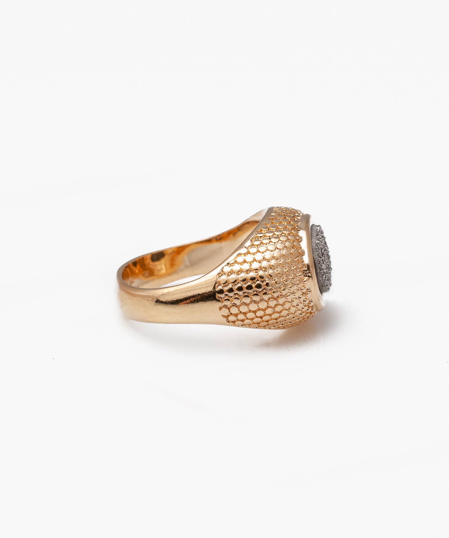 Anillo HEDRA Drusa Metalizada Titanio Baño Oro 18k