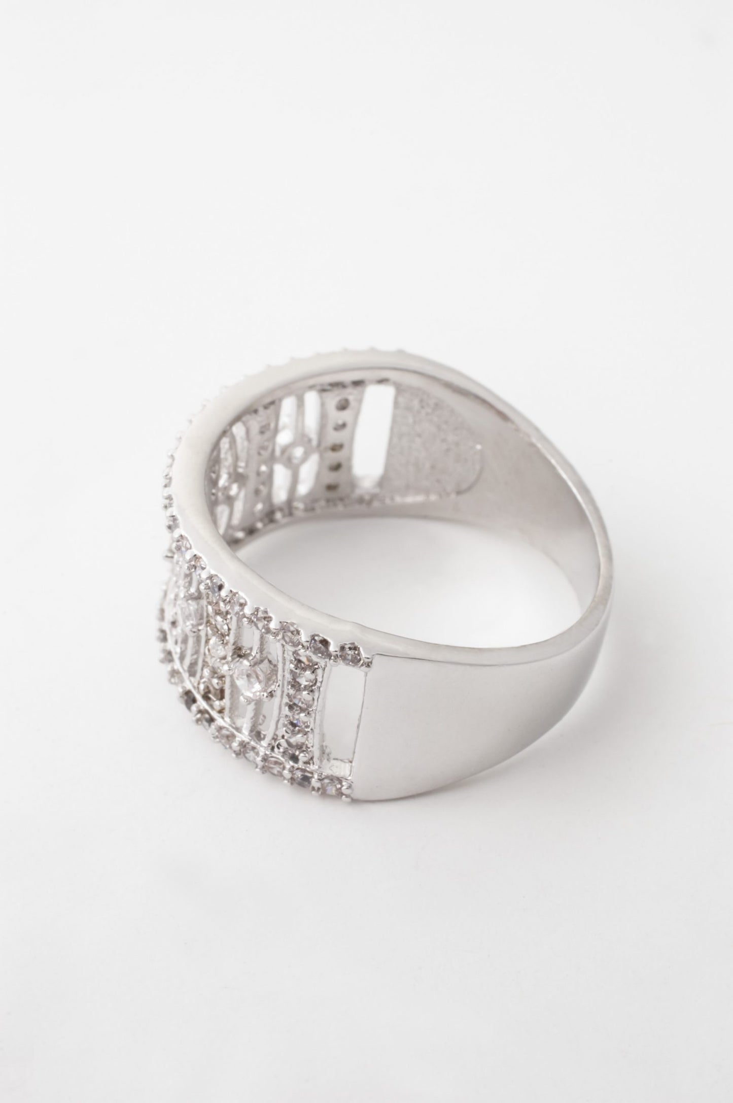 Anillo Baño Oro Blanco elaborado con Cristal Austriacos