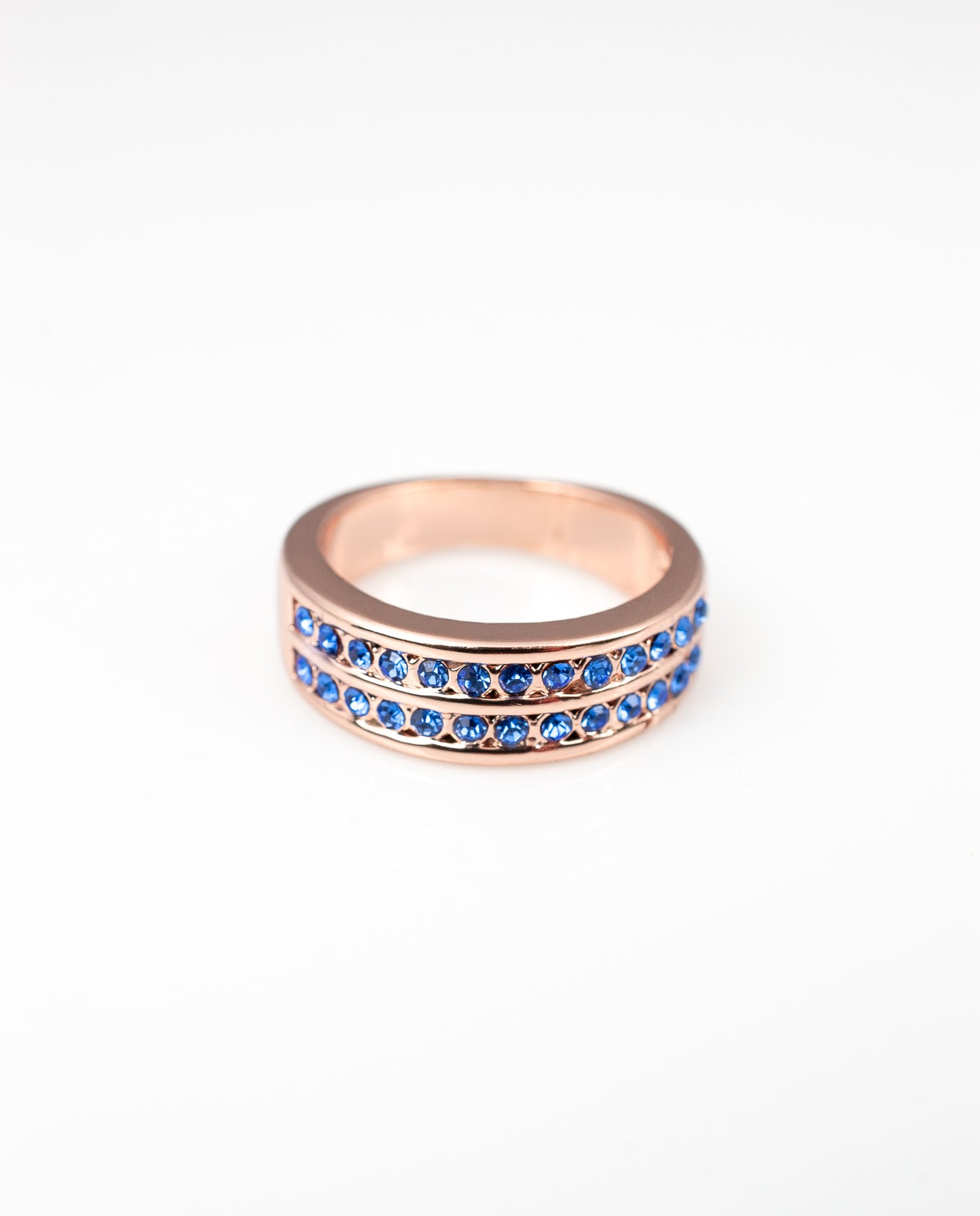 Anillo Baño Oro Rosa elaborado con Cristal Austriaco (azul)