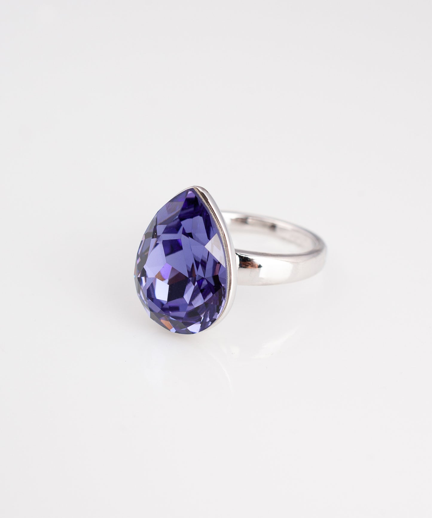 Anillo Rodinado elaborado con Cristal Austriaco (Tanzanite)