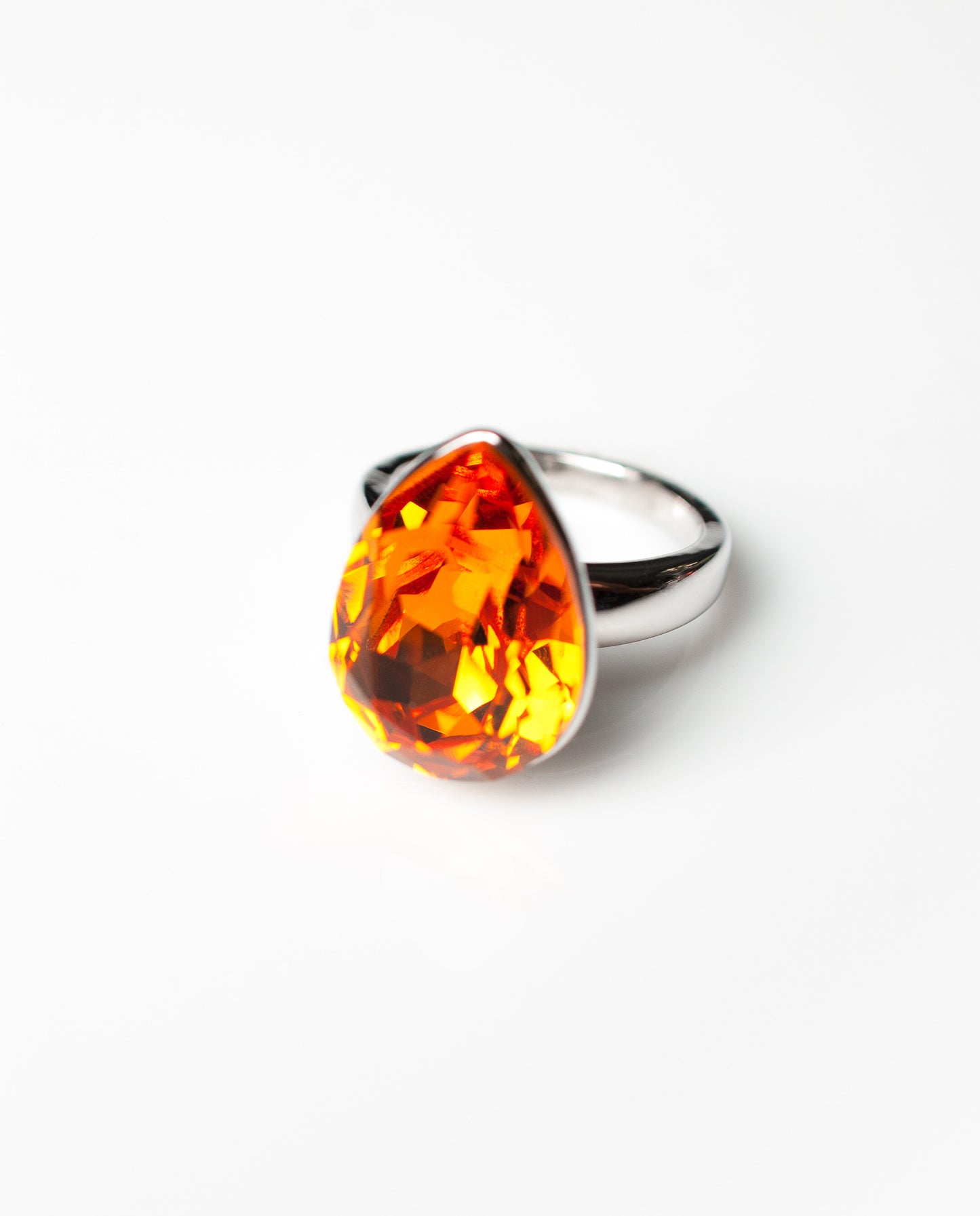 Anillo Rodinado elaborado con Cristal Austriaco (Topaz)