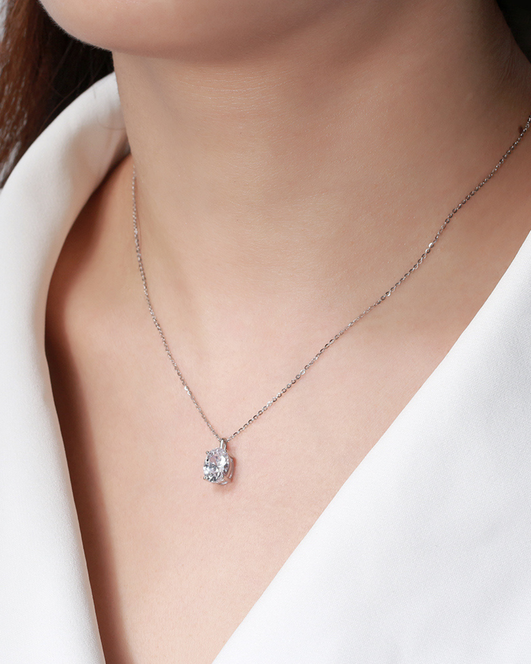 Colgante de Plata 925 de 1.43gr Rodinado. Cadena de 40cm mas alargue de 5cm. Cristal Swarovski.