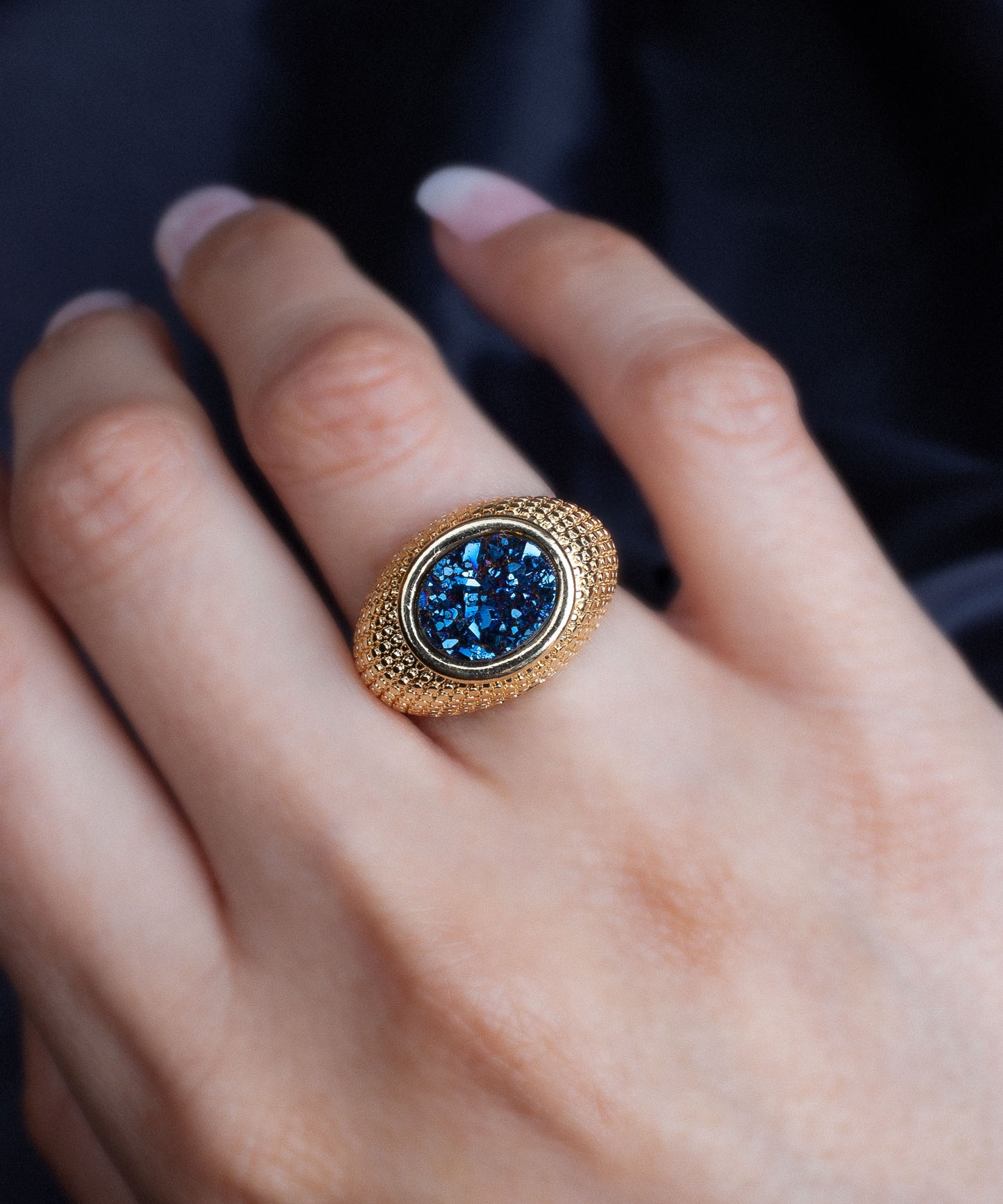 Anillo HEDRA Drusa Metalizada azul Baño Oro 18k