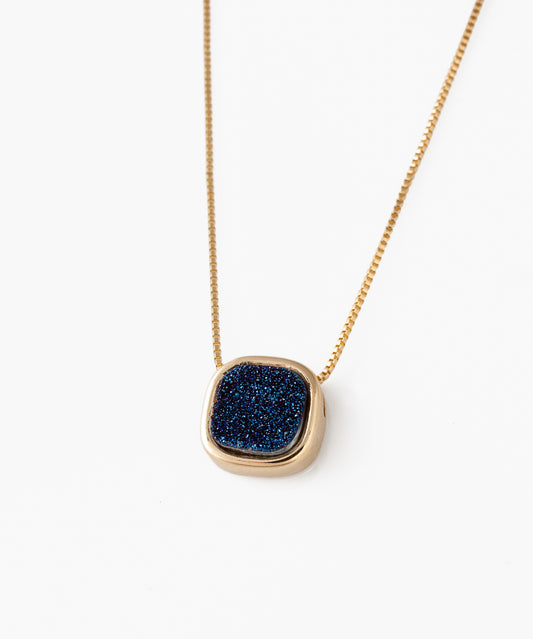 Collar VIDERE Drusa Metalizada azul y Baño Oro 18k